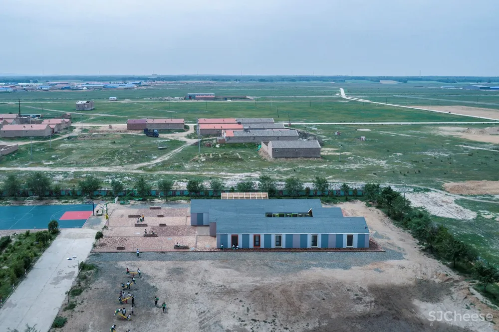 张北县二台镇华夏之星初心图书馆，河北 / 度态建筑