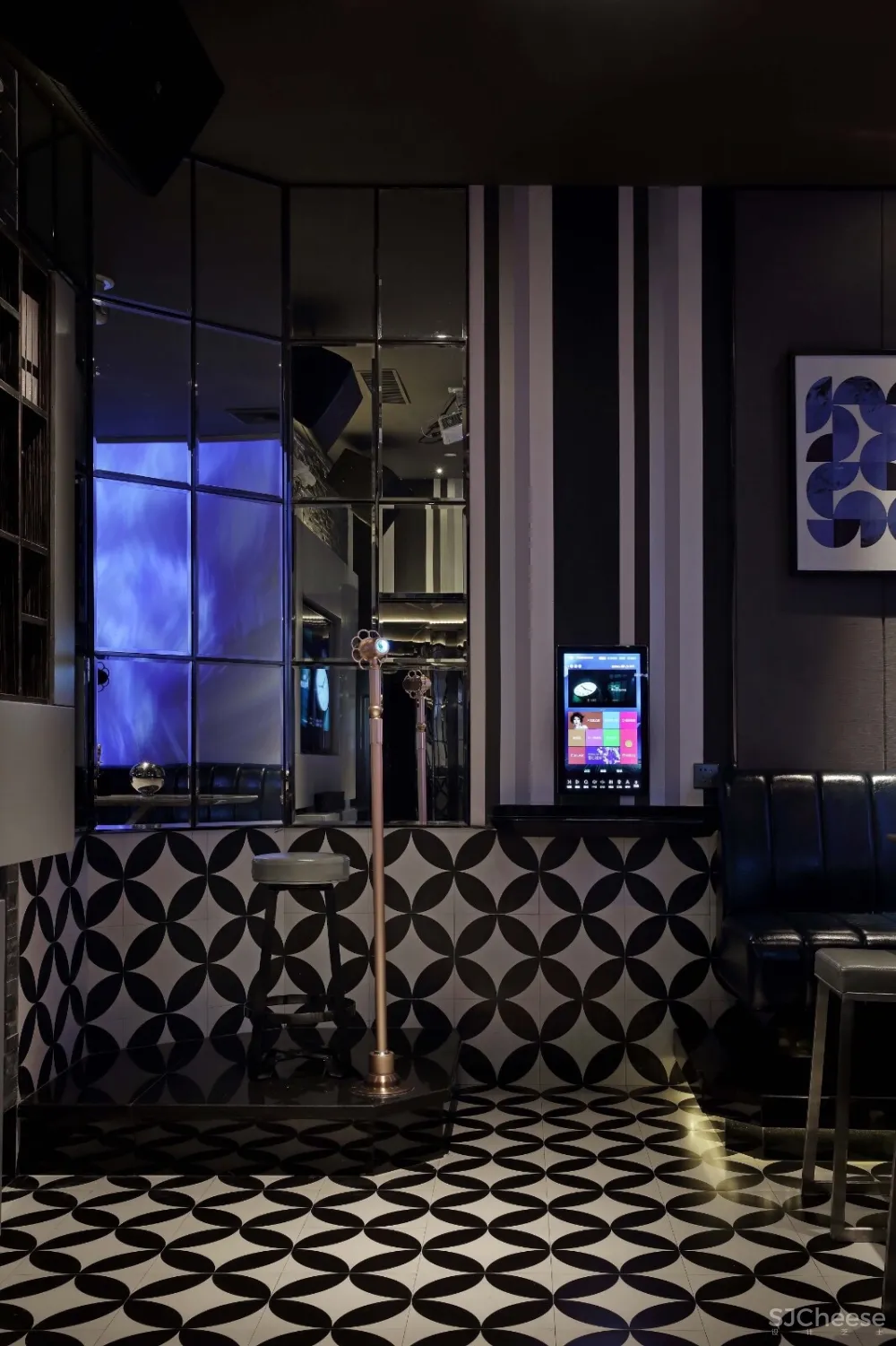 艺术潮流范——“砖”做KTV | 辛视设计