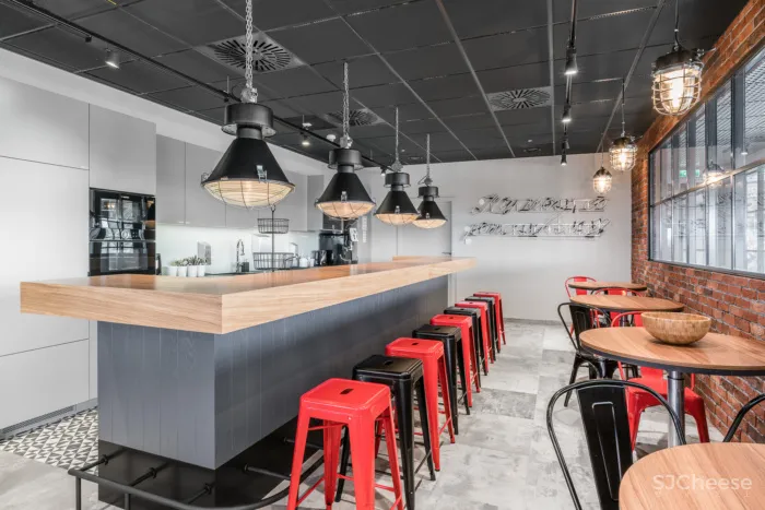 波兰全球管理咨询公司办公室设计