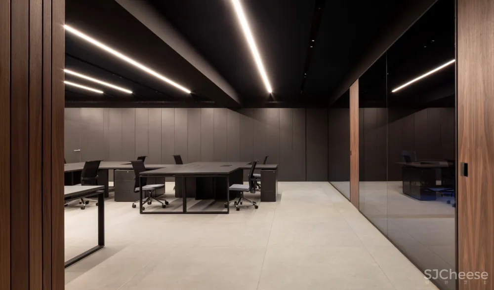 Arkoslight 办公室,将产品融入设计 / Francesc Rifé studio