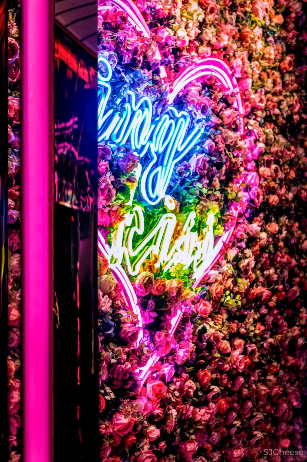 新作 | “好色的绅士” KINGKISS KTV 首