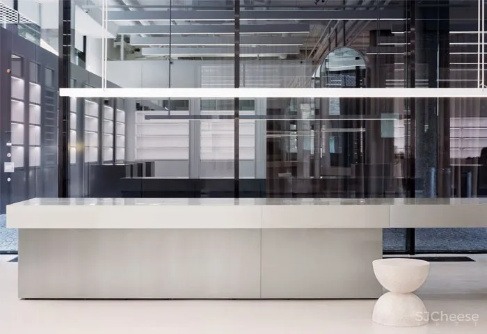 Zalando 美容站,低彩度也能给你需要的温暖氛围 | Batek Architekten