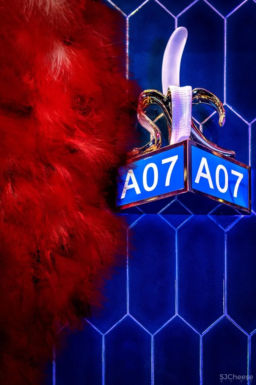 新作 | “好色的绅士” KINGKISS KTV 首