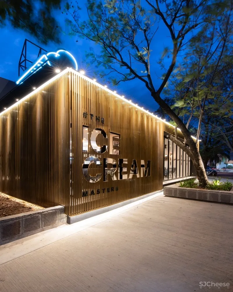 FERRO assoc:Lucciano’s冰淇淋旗舰店