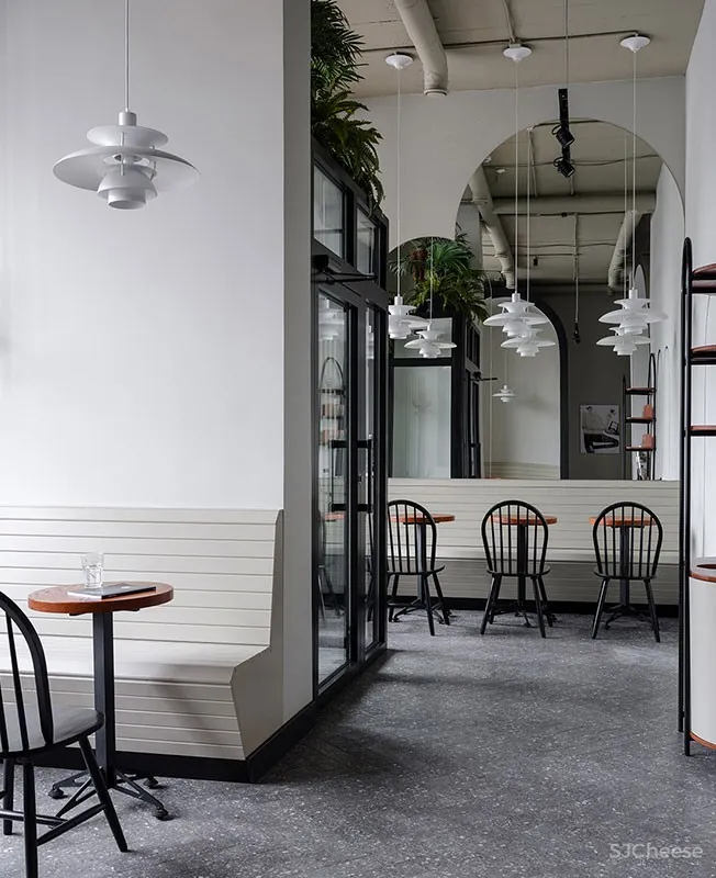 俄罗斯秋明拱门咖啡馆 | STUDIO LYNX