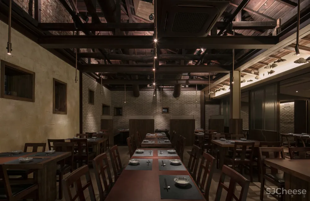 传统木结构餐厅 | GwangHwaMunHaeMul 首