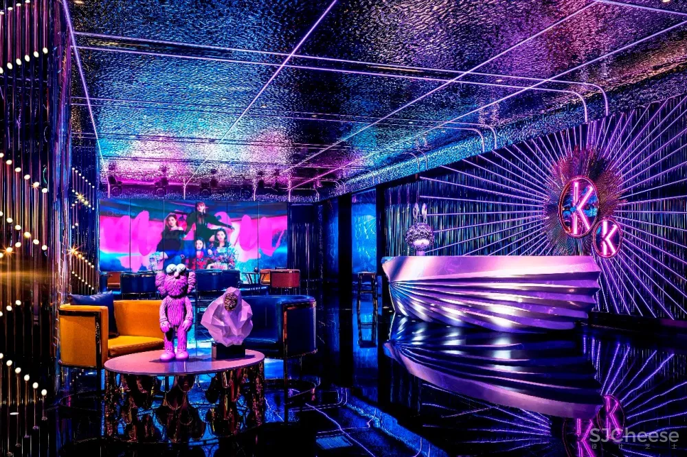 新作 | “好色的绅士” KINGKISS KTV 首