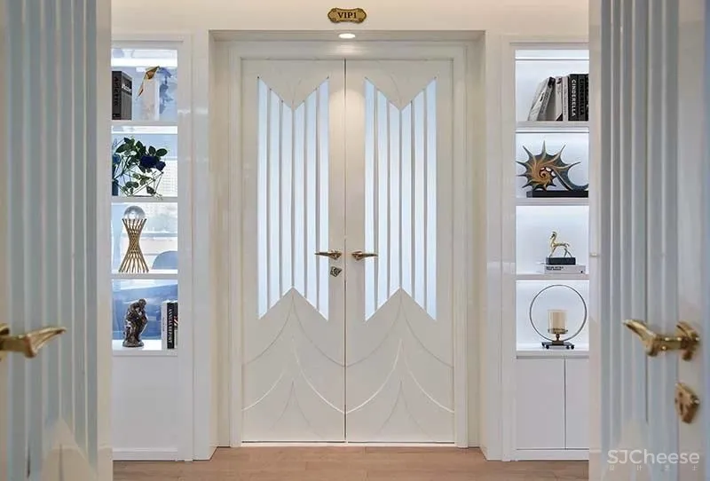 黄浦江第一艘五星级游览船--水晶公主号