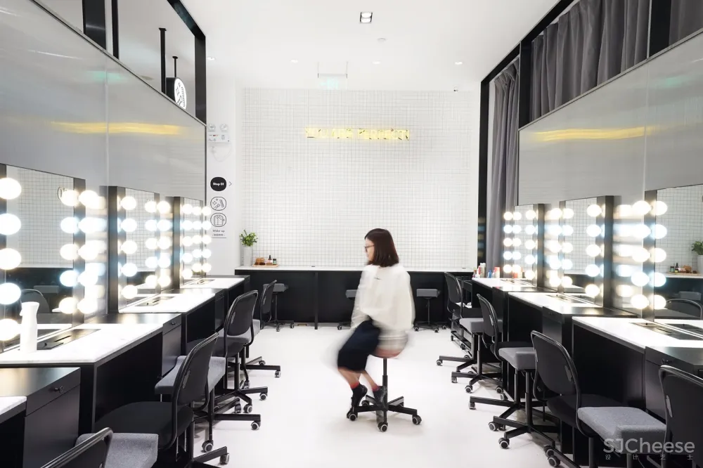 250㎡北京“ELE-FOTO 小象馆”网红照相馆(凤凰汇店)| 上海斗西设计