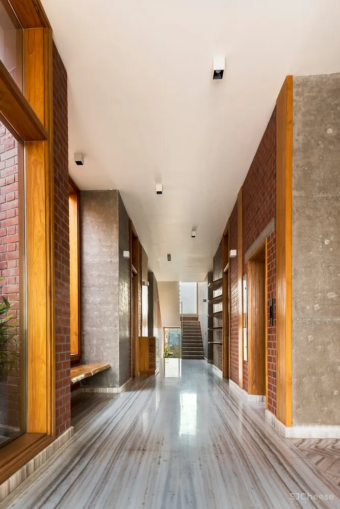 印度动感砖砌住宅 / Vir.Mueller Architects