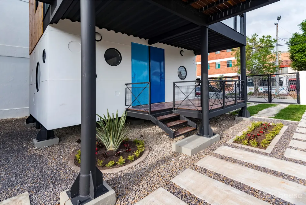 方块小屋 / Camacho Estusio de Arquitectura