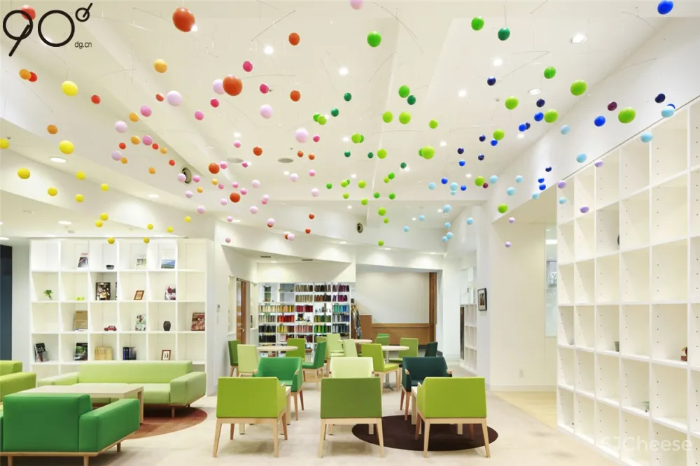 真珠苑疗养院的休息区与餐厅