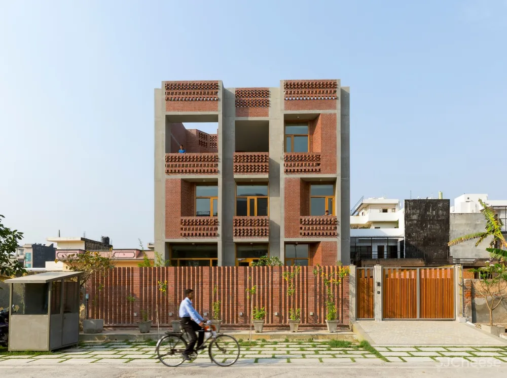 印度动感砖砌住宅 / Vir.Mueller Architects