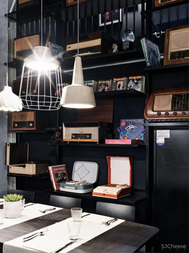 戏剧感十足的 ZOMBY BLUE 演艺娱乐中心 | fabio gianoli