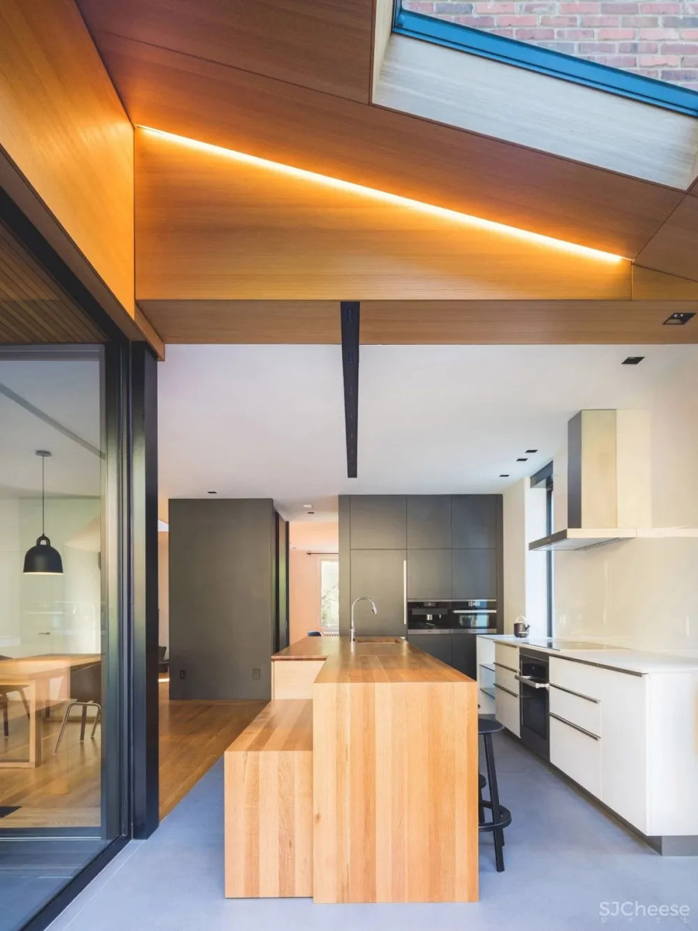 200㎡ 房屋改造,巧用木头打造时尚空间!