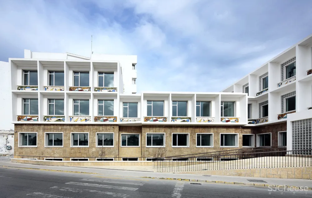 restoration of hermanos laulhe ambulatory center 1954