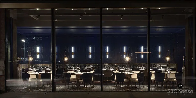 偏离设计：LARGEIGHT美食酒廊设计