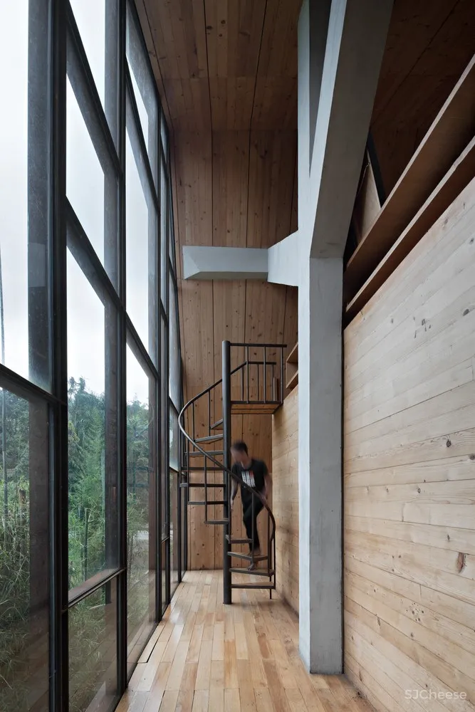 EH 住宅 / andramatin