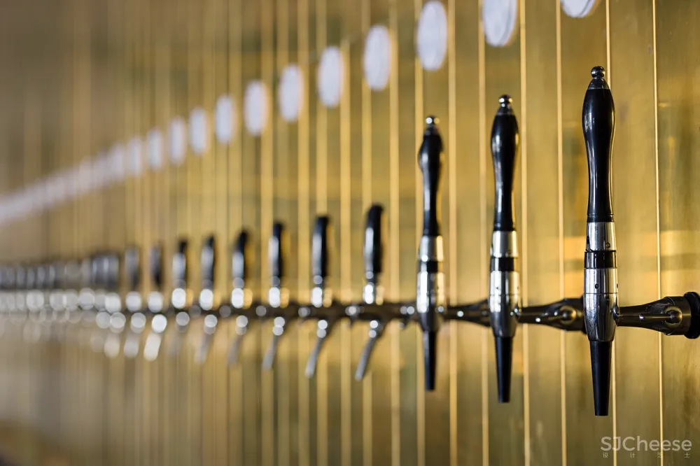 食酒堂精酿吧，海口 / Ly龙丽仁室内设计 首