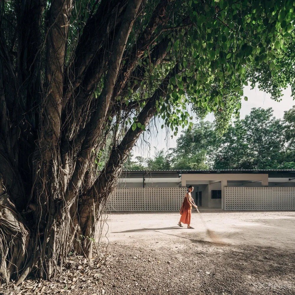 泰国寺庙院校旧楼改造,提供新僧侣生活区 / Skarn Chaiyawat + Rina Shindo + Witee Wisuthumporn 首