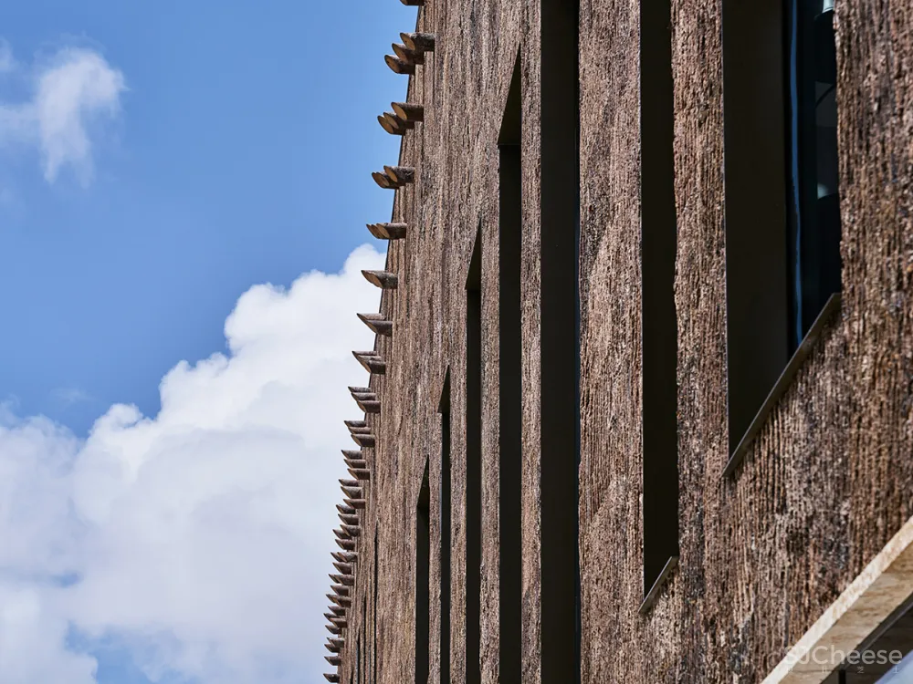 212box作品 | 树皮覆盖的Christian Louboutin精品店,与自然美感产生共鸣