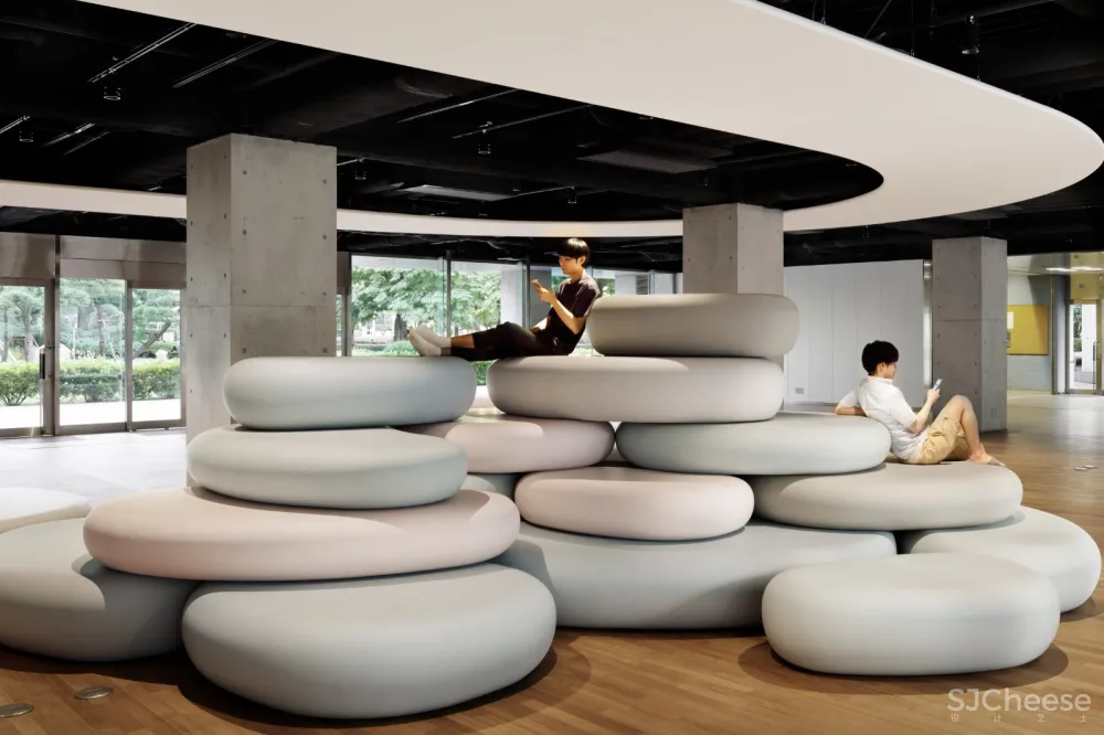 Igarashi Design Studio | 充满鹅卵石家具的Zero空间