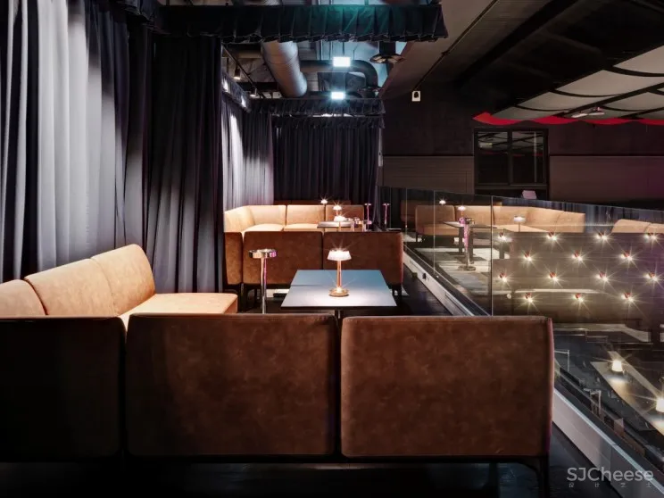 戏剧感十足的 ZOMBY BLUE 演艺娱乐中心 | fabio gianoli