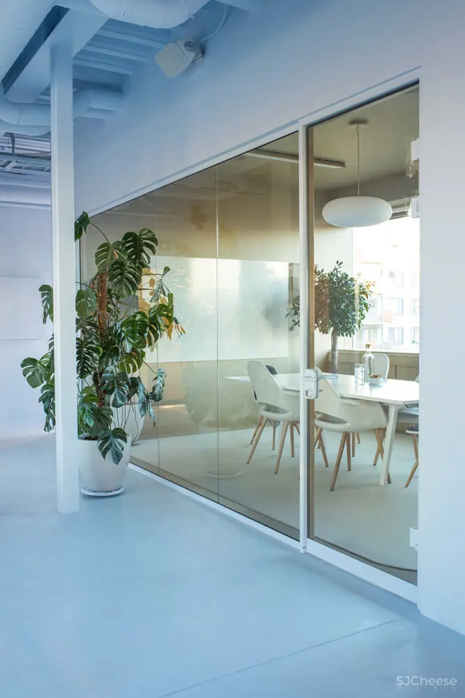 挪威Bakken＆Bæck未来主义办公室改造设计