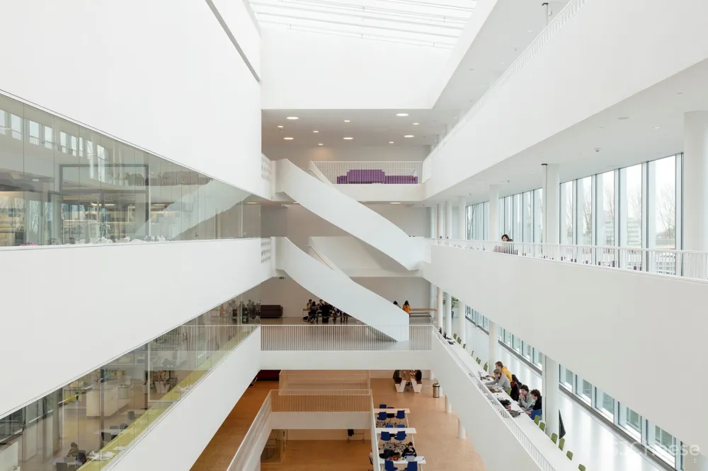 莱顿大学贝塔园区,荷兰 / 瑛泊