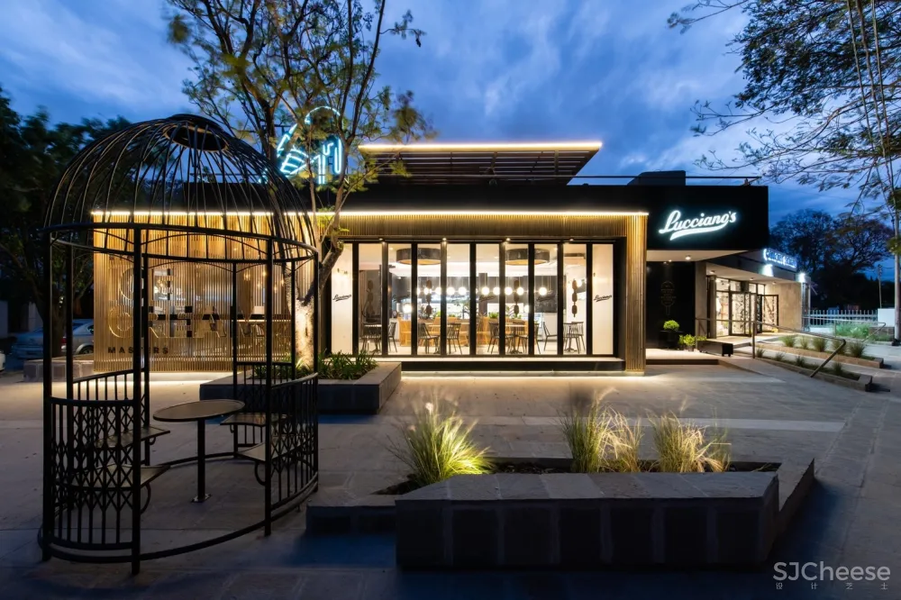 FERRO assoc:Lucciano’s冰淇淋旗舰店