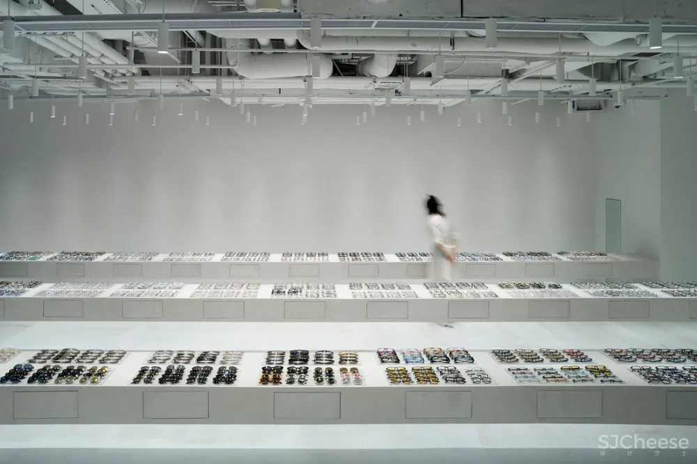 石上纯也建筑事务所:JINS上海环球金融中心店