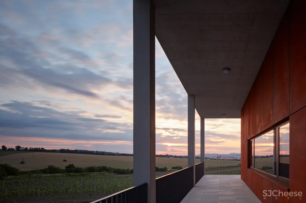 Obelisk酒庄：AiD team a.s. 首