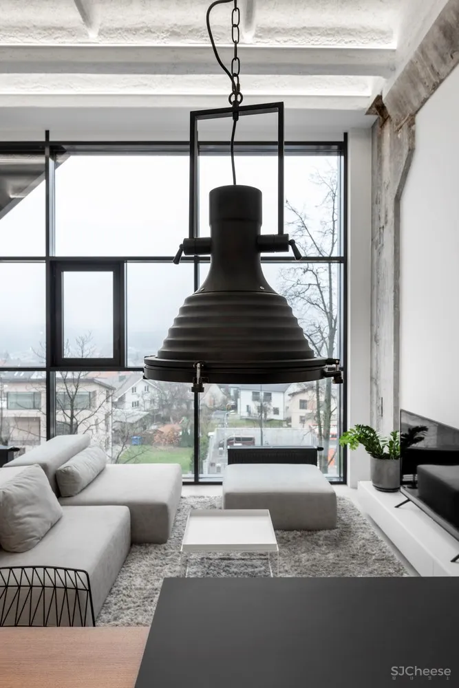 首发 | IDwhite 简约的工业阁楼公寓