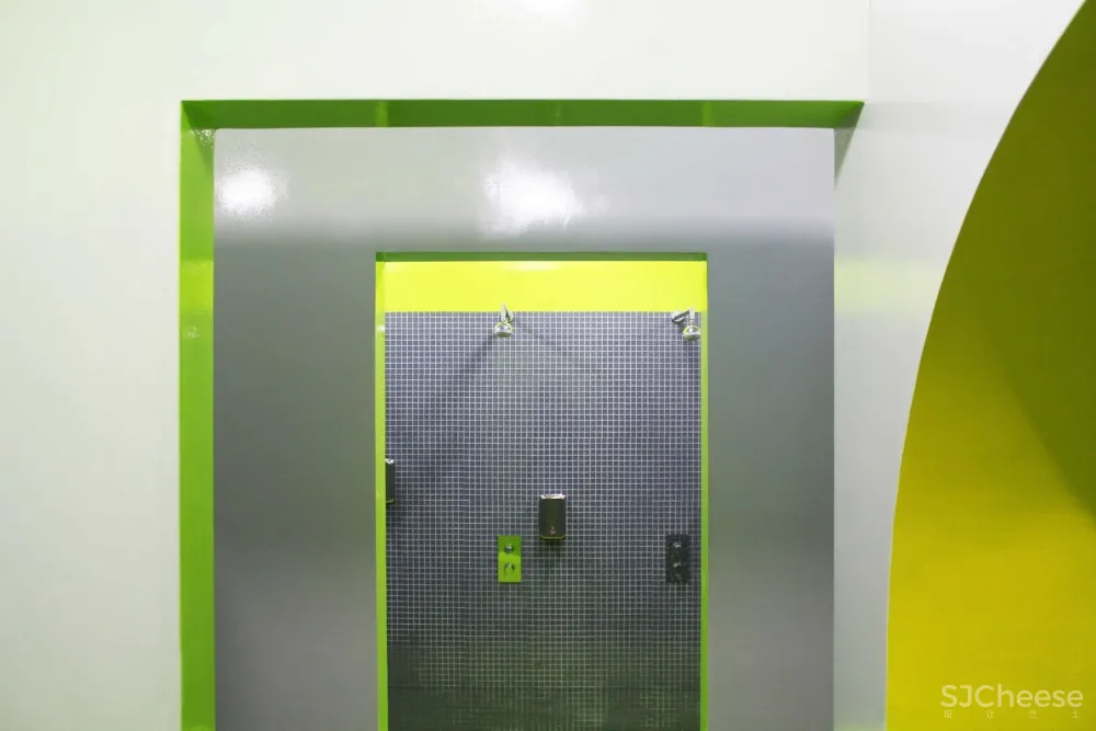 [俱乐部] Kalorias Club Children Dressing Room