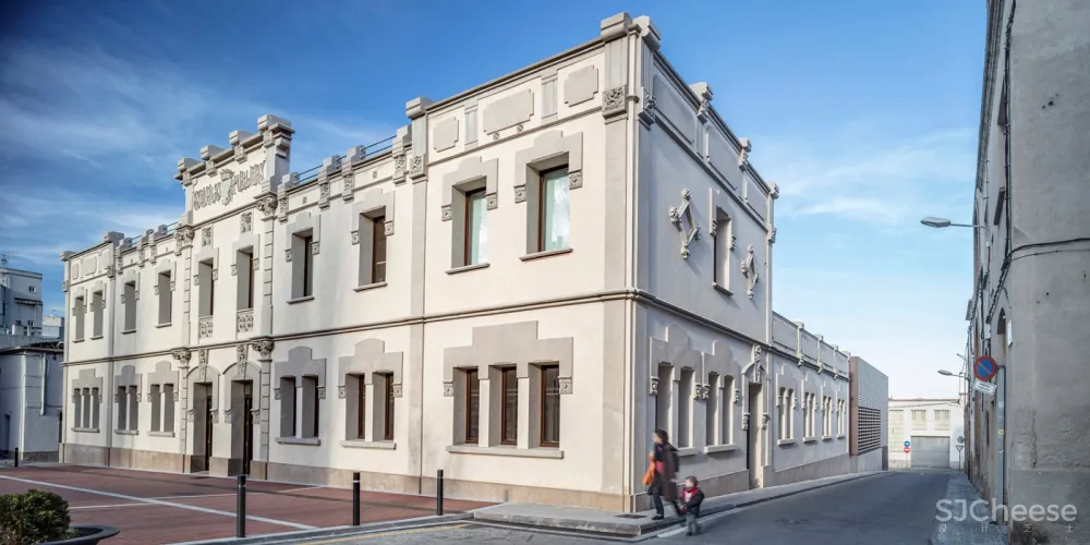 SANT SADURNÍ文化中心,巴塞罗那 / taller 9s arquitectes