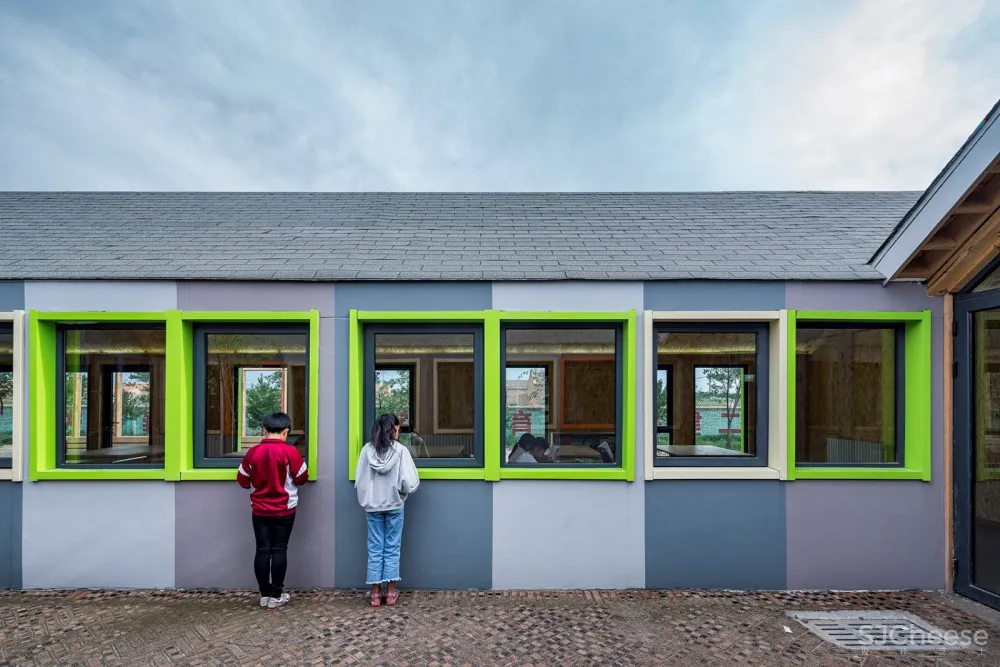 张北县二台镇华夏之星初心图书馆,河北 / 度态建筑