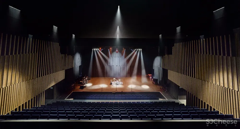 Dominique Coulon & associés:法国Allende表演厅和排练工作室 首