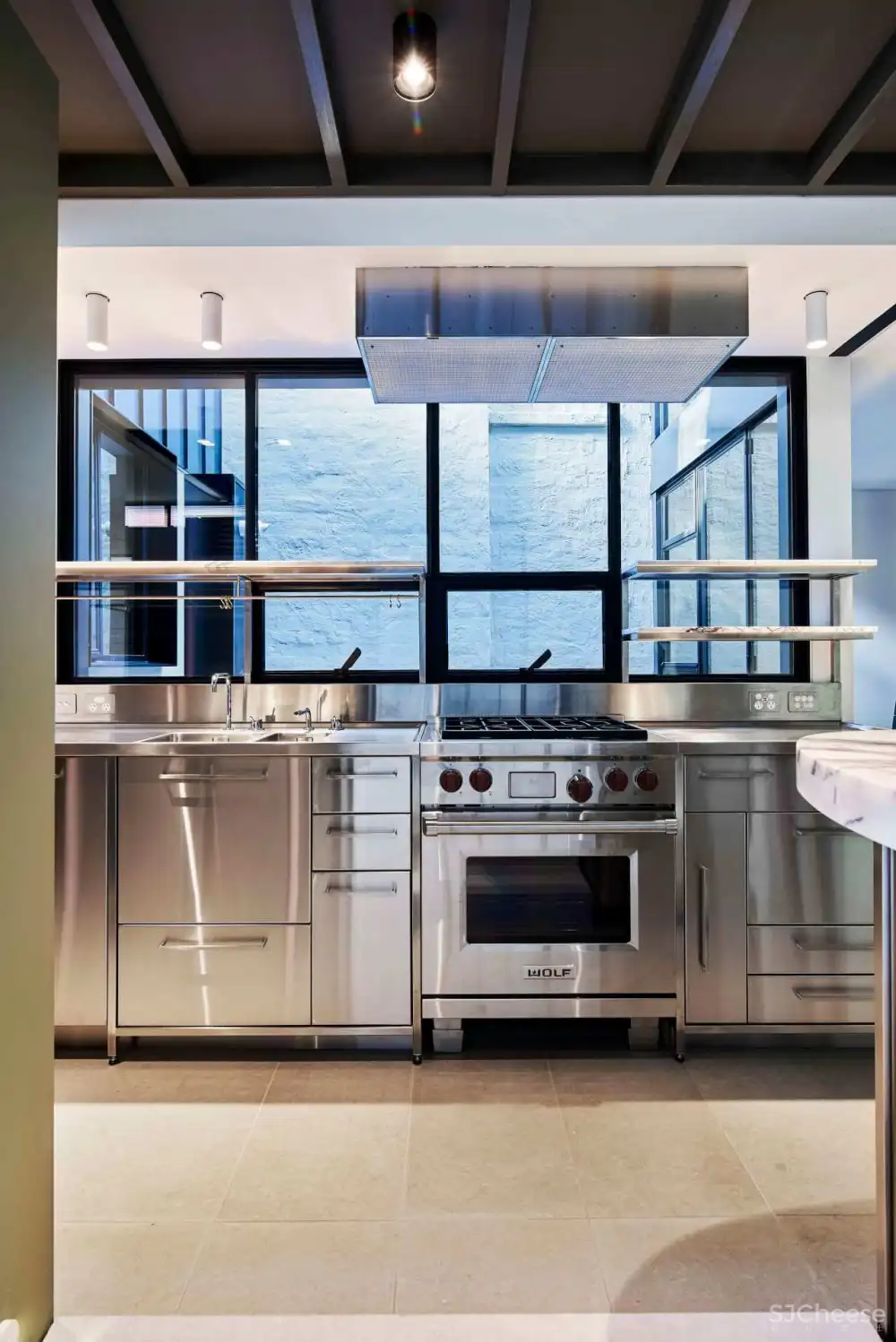 墨尔本Interwar工厂改造家庭住宅设计