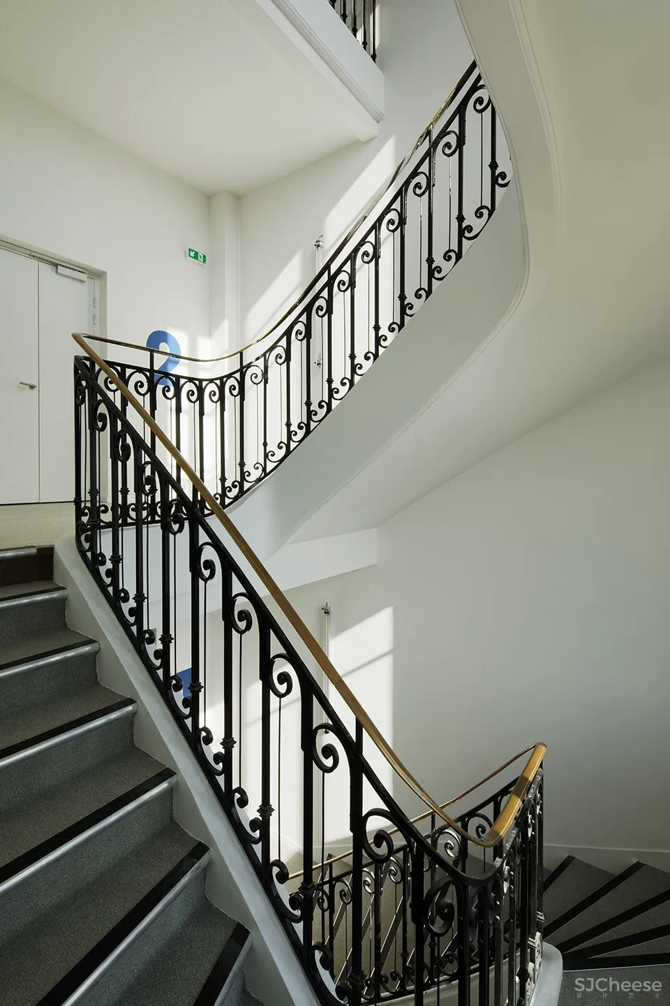 法国中央银行La Courneuve中心，巴黎 / Jean-Paul Viguier et Associés