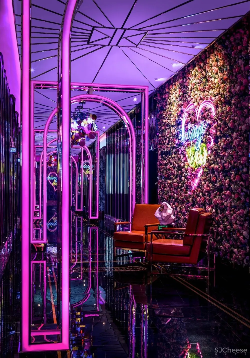 新作 | “好色的绅士” KINGKISS KTV 首