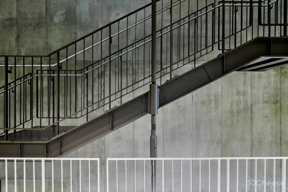 索尔·普拉特杰大学学生资源中心 / Designworkshop