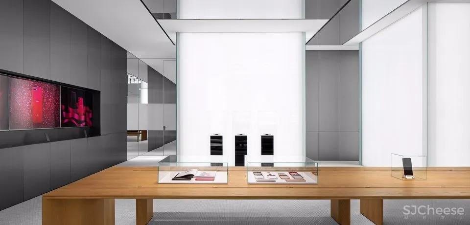 东仓建设:全球首家超级旗舰店·Whale 首