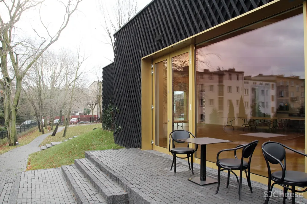 PB STUDIO | 波兰历史建筑扩建成温馨酒店