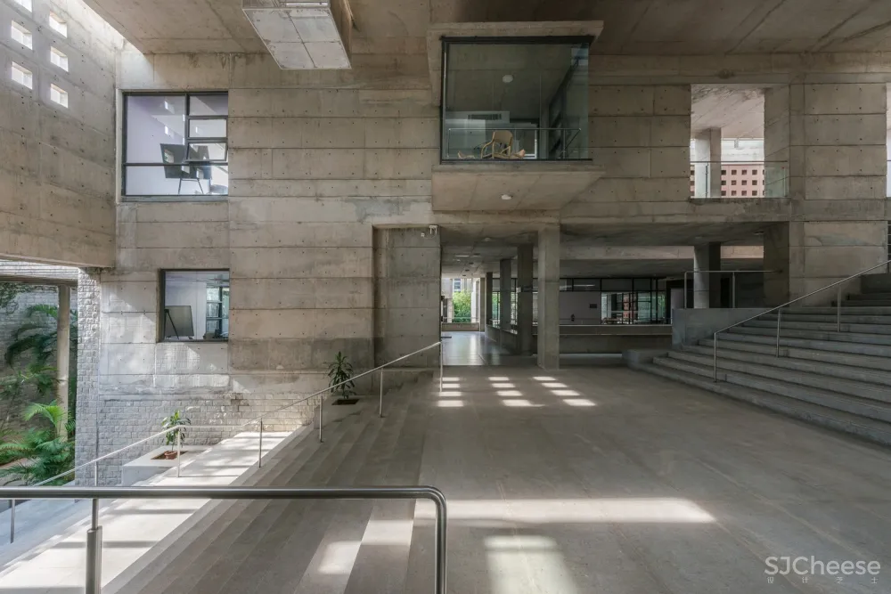 IIM-B 新教学综合体 / Mindspace Architects 首