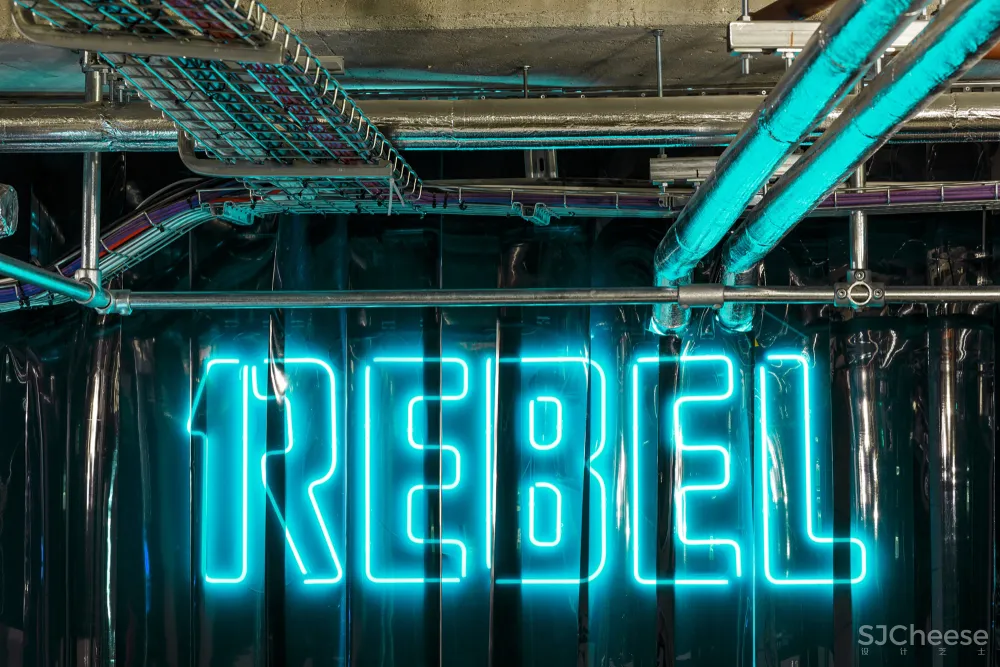 叛军C102健身房 伦敦