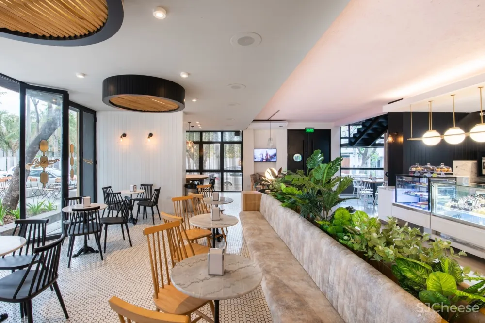 FERRO assoc:Lucciano’s冰淇淋旗舰店