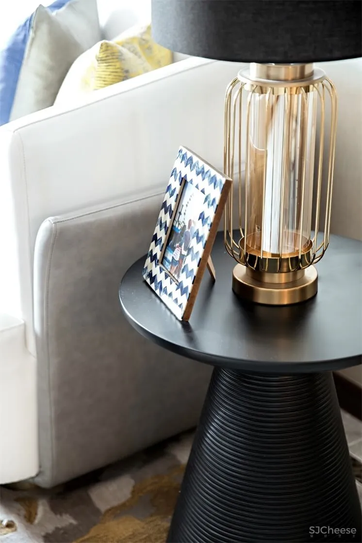 绿地长沙武广样板房丨冷元宝设计