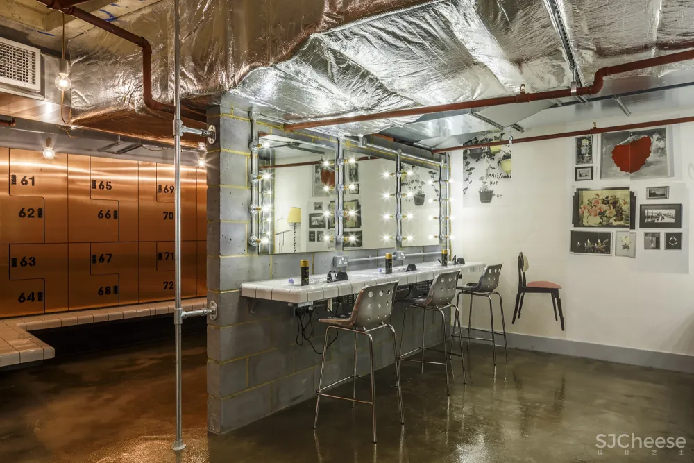 叛军C102健身房 伦敦