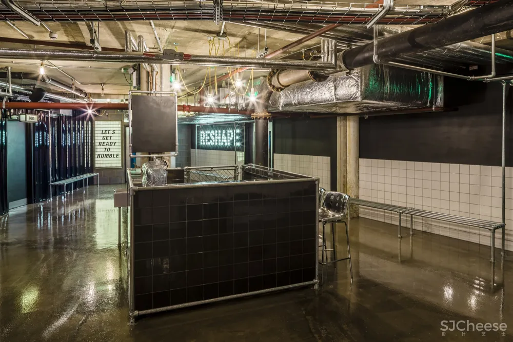 叛军C102健身房 伦敦