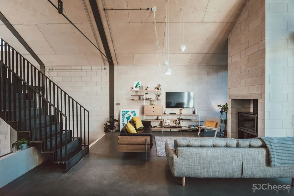 英国一对双胞胎兄弟自建优雅工业之家